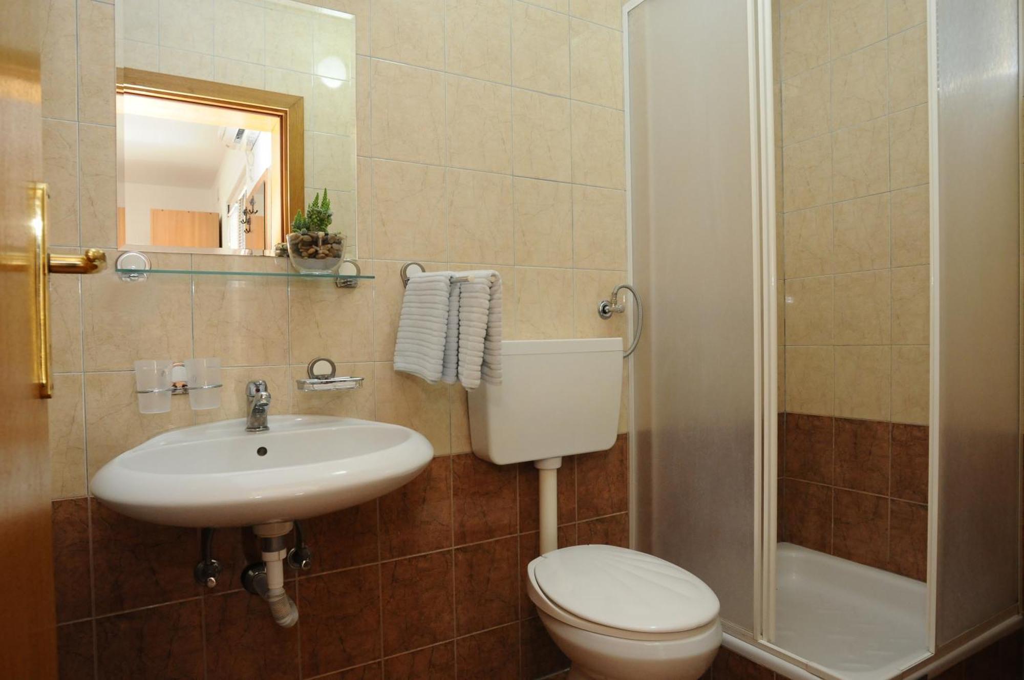 Budva Inn Guest House Ngoại thất bức ảnh