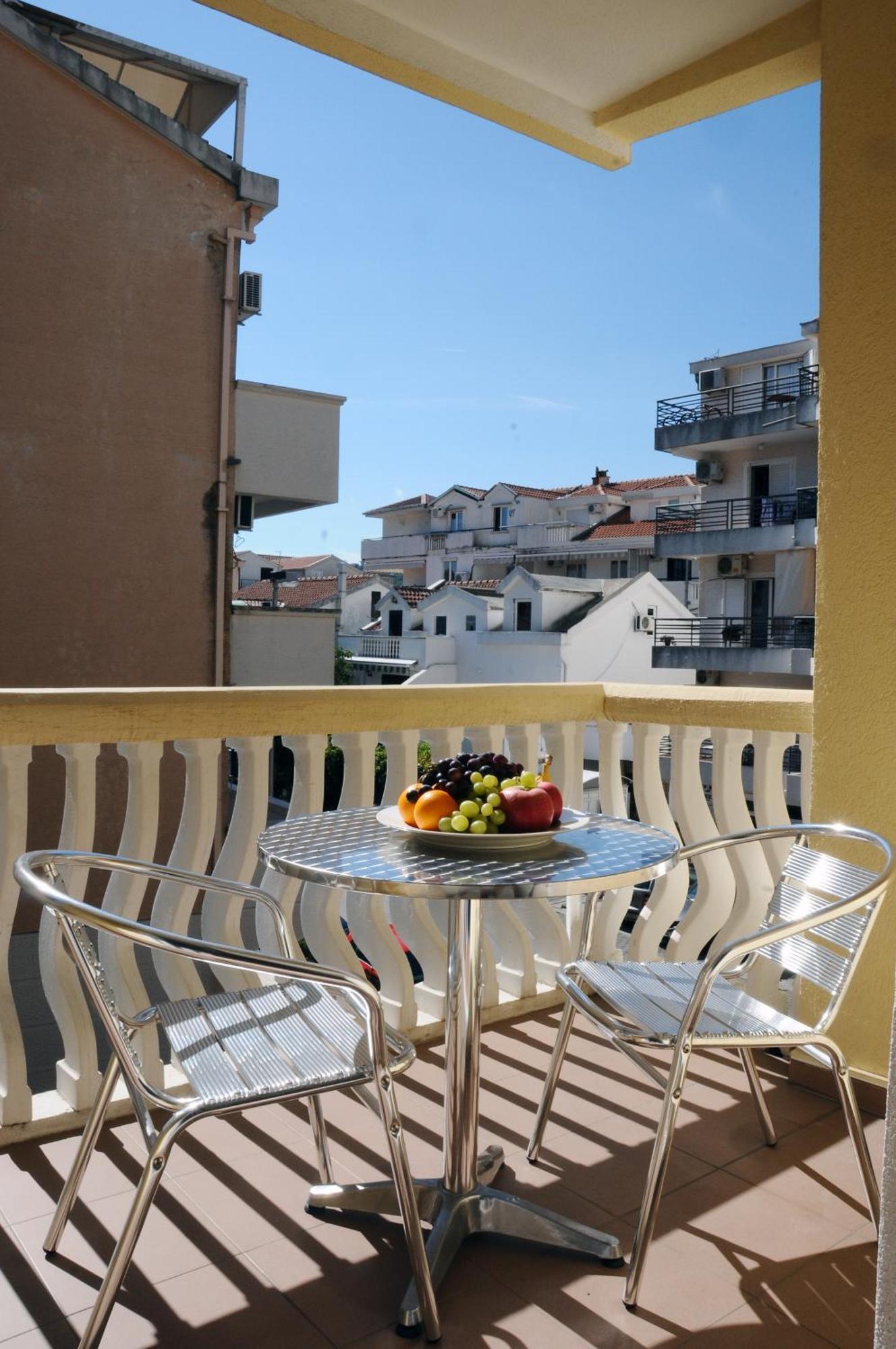 Budva Inn Guest House Ngoại thất bức ảnh