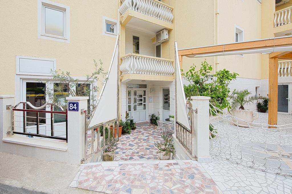 Budva Inn Guest House Ngoại thất bức ảnh