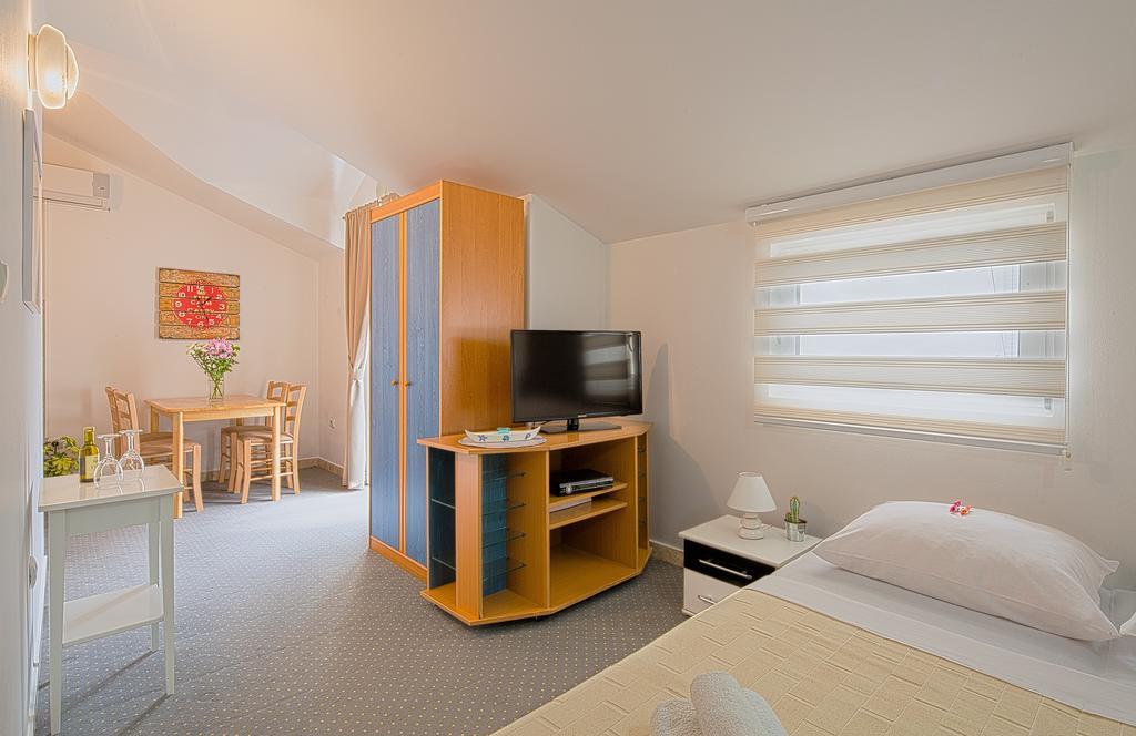 Budva Inn Guest House Ngoại thất bức ảnh