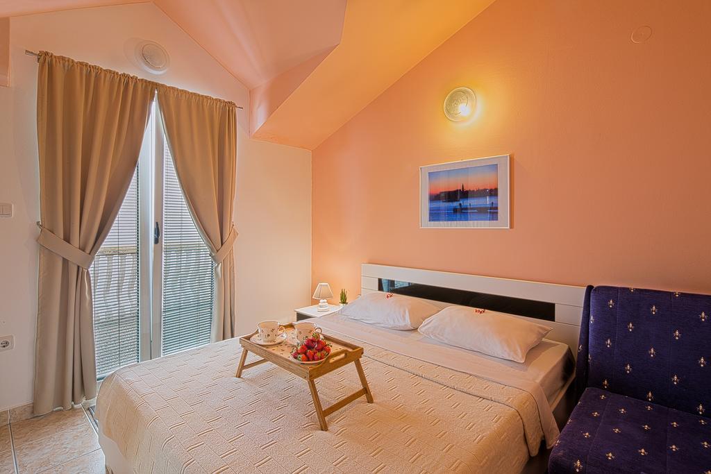 Budva Inn Guest House Ngoại thất bức ảnh